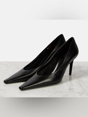 Vintage Mantles Heels